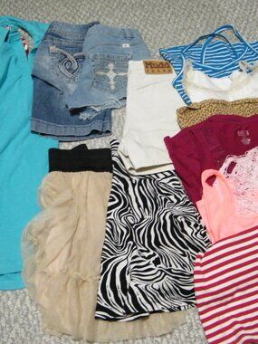 13 Item summer bundle, Juniors Sz: XS. tops, dresses, skirts, shorts,